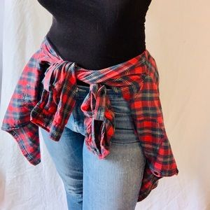 Cute lightweight plaid shirt! 💔